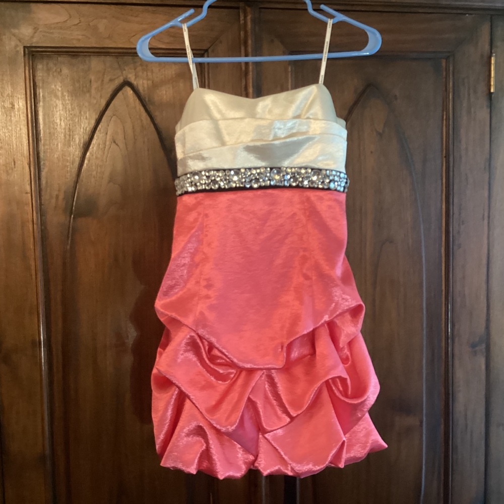 City Triangles- incredible white & pink special occasion dress w gem detail (9)